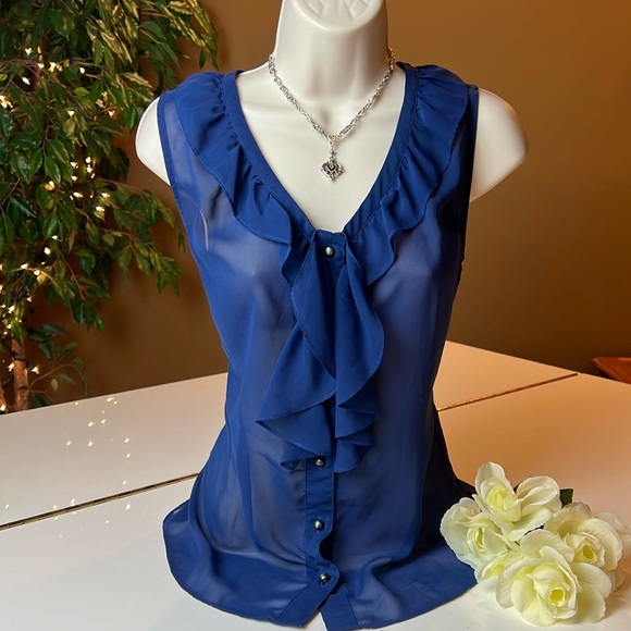 💙BANANA REPUBLIC SHEER BLUE TOP - RUFFLES AROUND THE NECK & FRONT BUTTONS SMALL - Picture 4 of 14